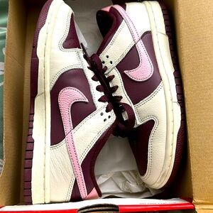 Nike Dunk Low Pale Ivory/ Soft pink